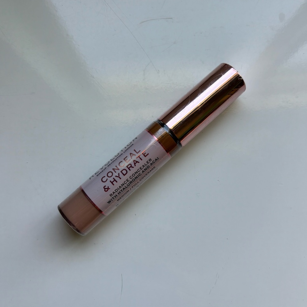 Makeup Revolution Conceal & Hydrate Radiance Concealer